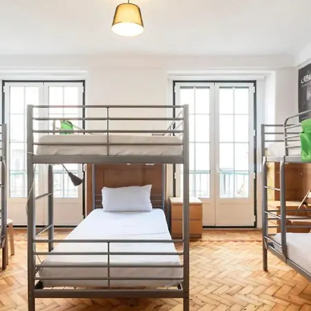 Brand New Fully Furnished Just 20 Meters From Anjos Metro Station - 5 Vendégház